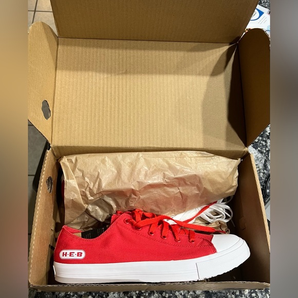 Shoes for crews HEB red converse shoes - Picture 2 of 4